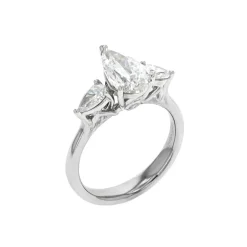 Josephs Jewelers Engagement Rings>18K White Gold Three-Diamond Pear Engagement Ring