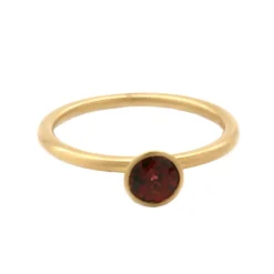 Josephs Jewelers Rings>18K Yellow Gold Round Garnet Stacker Ring