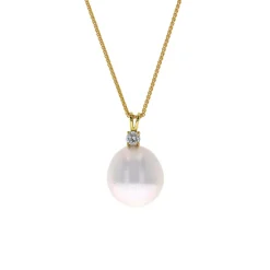 Josephs Jewelers Necklaces And Pendants>18K Yellow Gold Southsea Pearl and Diamond Pendant with Chain
